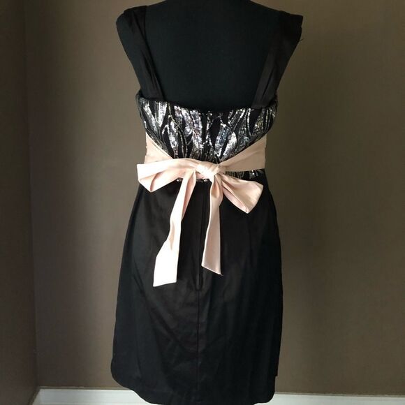 City Triangle Formal Sequins Dress - Picture 4 of 4